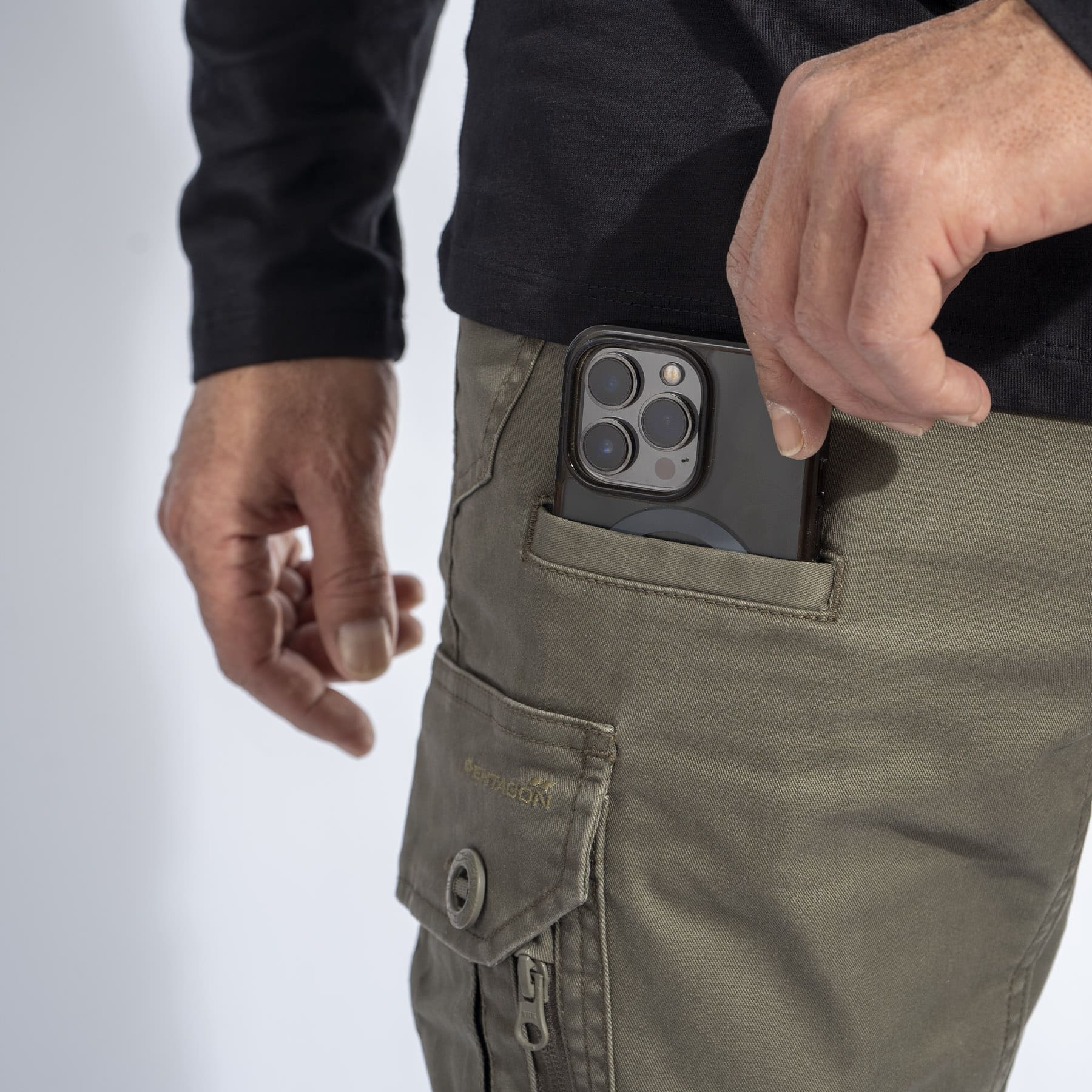pantaloni telefon